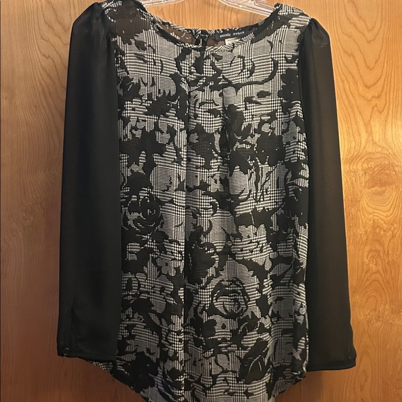 Chic Black and White Floral Women's Blouse - Picture 1 of 5